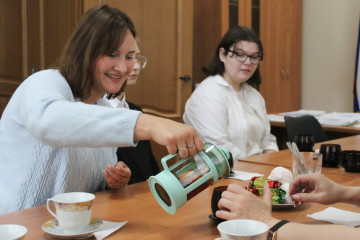 глава района пригласил на завтрак студентов-целевиков Кардымовского района - фото - 5