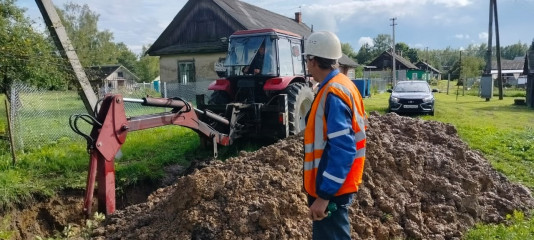 кардымовские коммунальщики восстановили водоснабжение в деревне Шокино - фото - 1