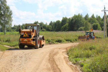 на текущий ремонт районных дорог Кардымовского района в 2024 году из регионального бюджета выделено 23 млн. рублей - фото - 1