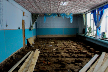 начались ремонтные работы в зрительном зале Рыжковского сельского дома культуры - фото - 1