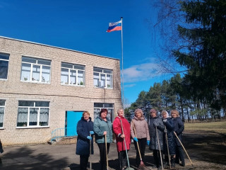 образовательные учреждения Кардымовского района активно включились в месячник по благоустройству и уборке территорий - фото - 5